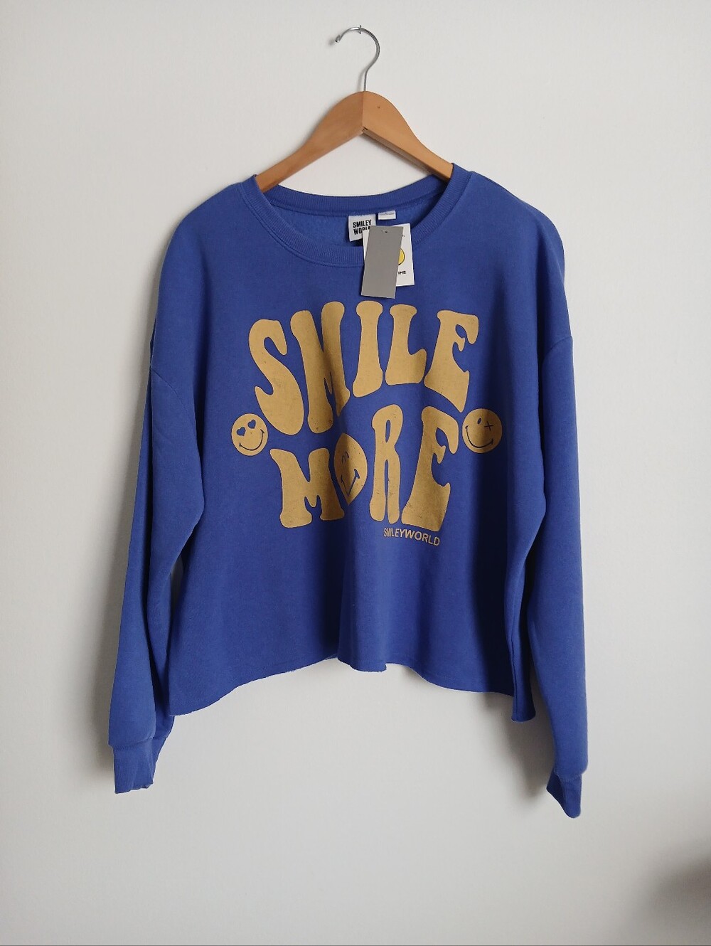 Smiley World Blue Sweatshirt NWT Size Large
